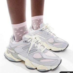 New Balance 9060 sneakers in light gray - men’s 6/ women’s 7.5